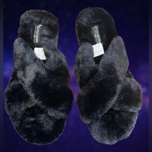 NWOT, Koolaburra by UGG faux fur slides. Size 7